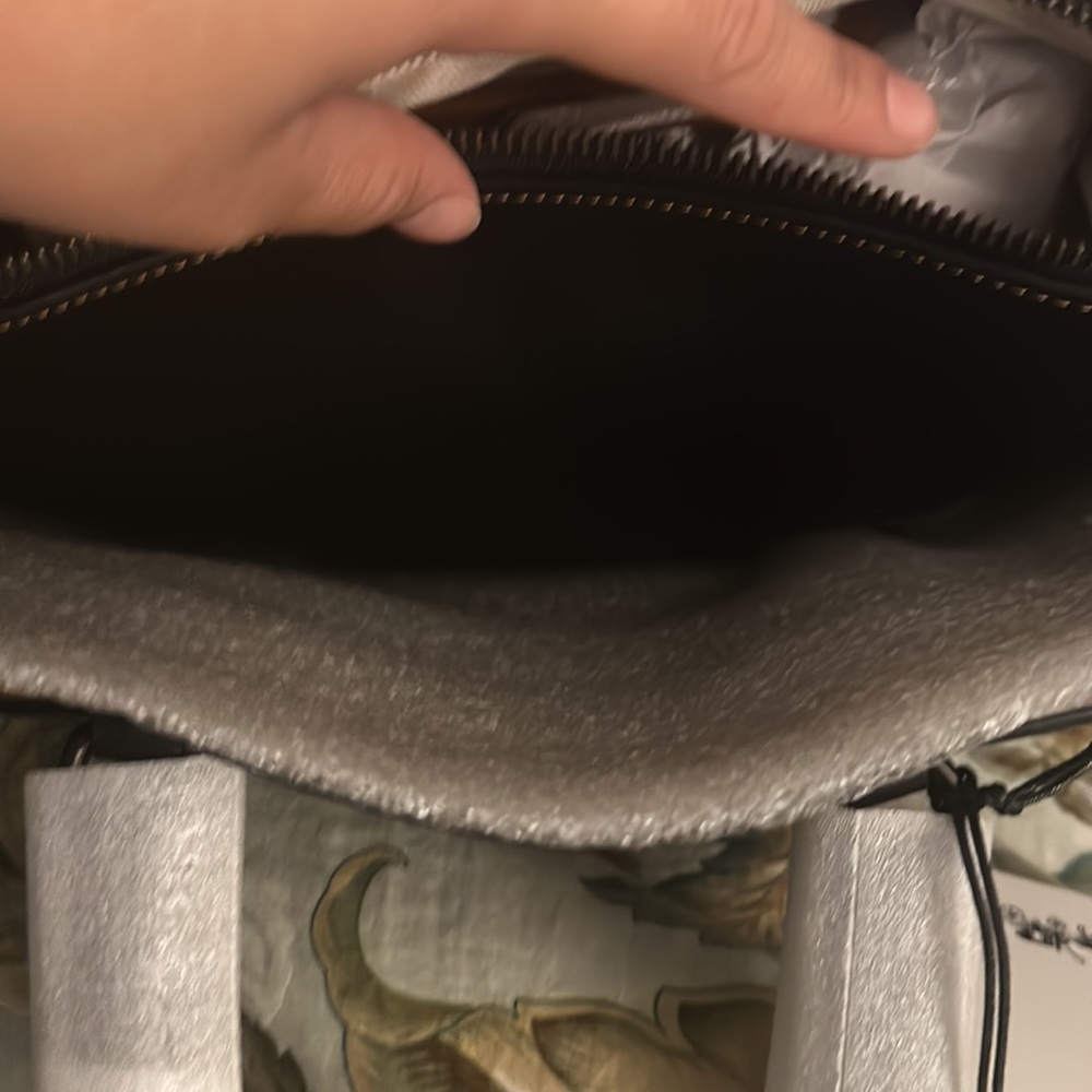 New Women's Black Dakotah Satchel - Picture 15 of 16